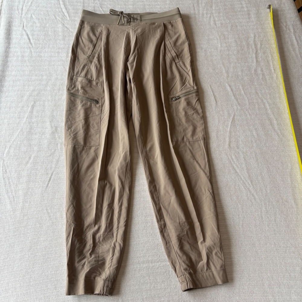 Athleta Go Far Travel Pant Tan Khaki Jogger Cargo Pockets 566665-01 Womens 4 - Picture 2 of 9